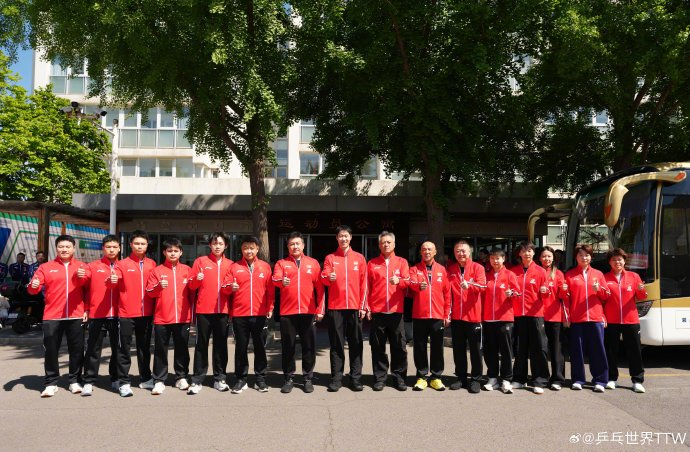 APP下载-国乒伦敦世乒赛全新中国红队服亮相|合影|赛场|气势_新浪体育_新浪新闻