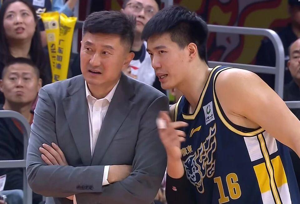 华体会体育中国官方网-广东男篮遭遇双重打击，焦泊乔常规赛报销，签新大外援的事也黄了